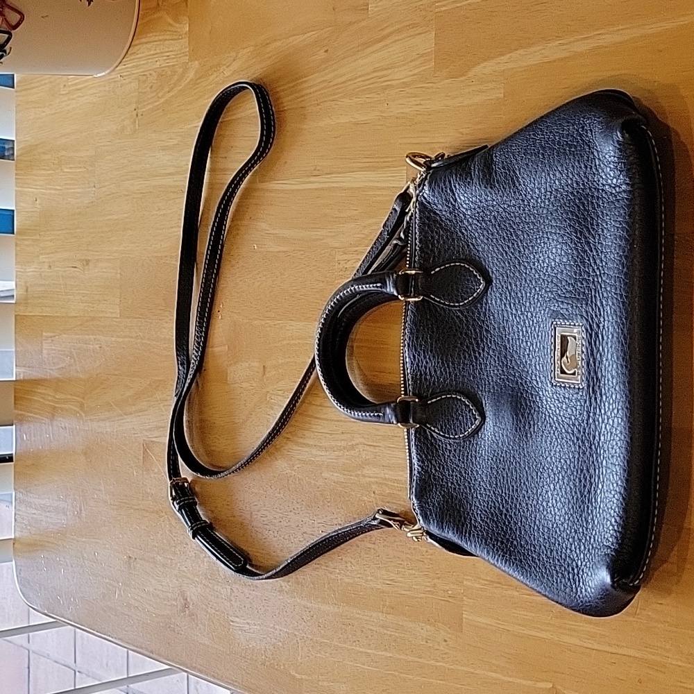 Ladies Donney& Bourke navy blue satchel/crossbody Handbag